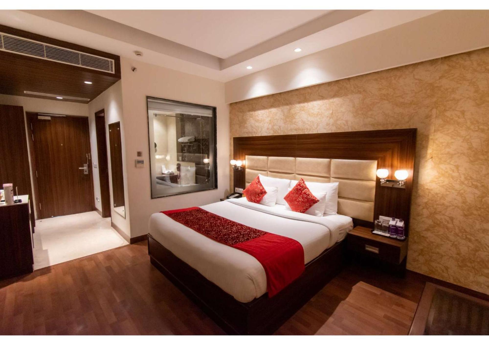 Hotel The Grand Ambassador Phagwāra Exteriér fotografie