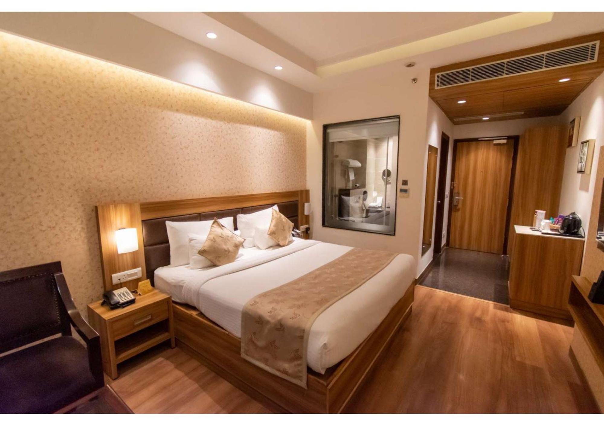 Hotel The Grand Ambassador Phagwāra Exteriér fotografie